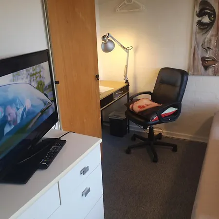 2 Vaerelser M Minikokken Brusekabine Og Toilet 4 Prs Kwatera prywatna Kolding