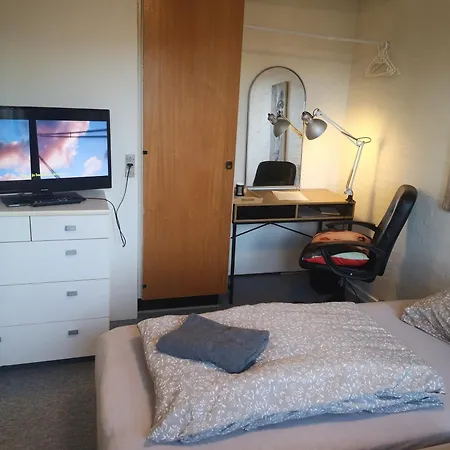 2 Vaerelser M Minikokken Brusekabine Og Toilet 4 Prs Habitación en casa particular